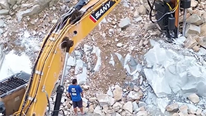 فيديو دريل وسبلتر هيدروليكي لحفر وشق الصخور PL-1500L  أثناء التشغيل