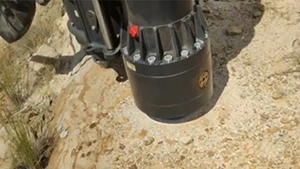 فيديو دريل وسبلتر هيدروليكي لحفر وشق الصخور PL-1500L  أثناء التشغيل